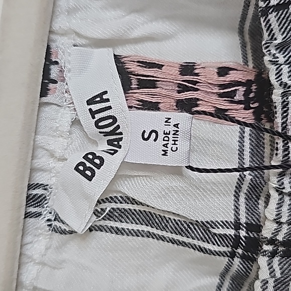 5/25 ♥️ BB Dakota off the shoulder blouse - Picture 5 of 8